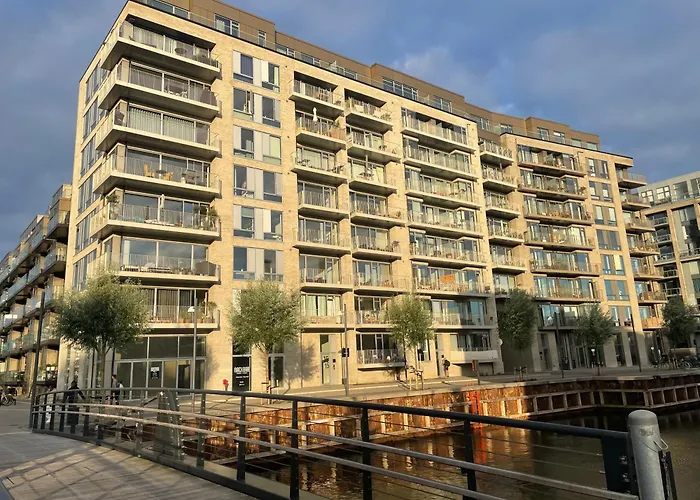 Luksuslejlighed Pa 7 Sal Med Elevator, Vestvendt Altan Og Udsigt Over Havn Og