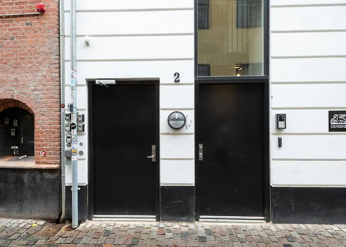 Leaves 6 - 2 Bdr Apt With Shared Roof Terrace